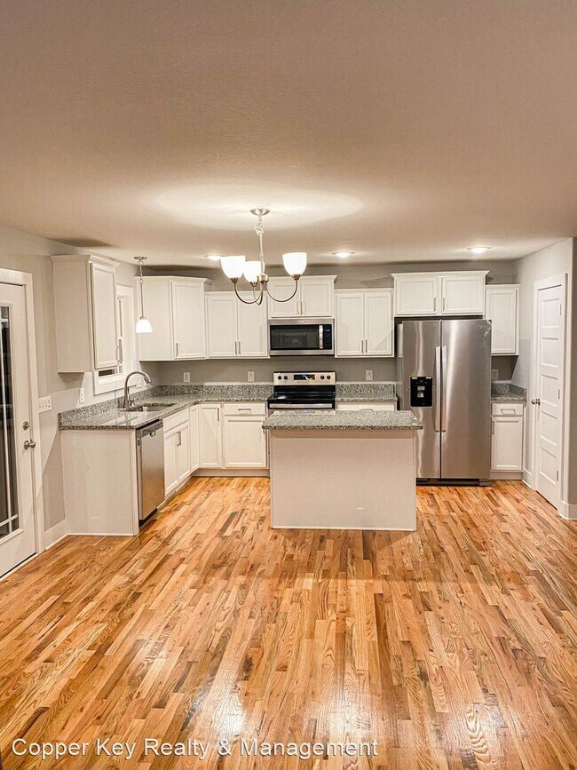 Building Photo - 3 br, 2.5 bath House - 528 Medallion Circle