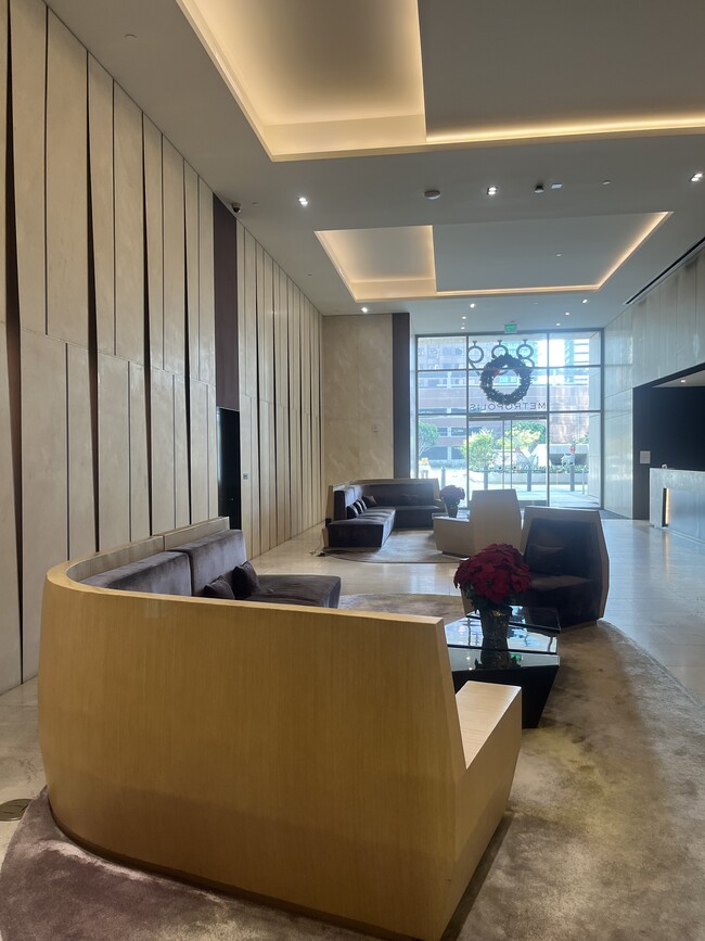 Building Photo - 889 Francisco St