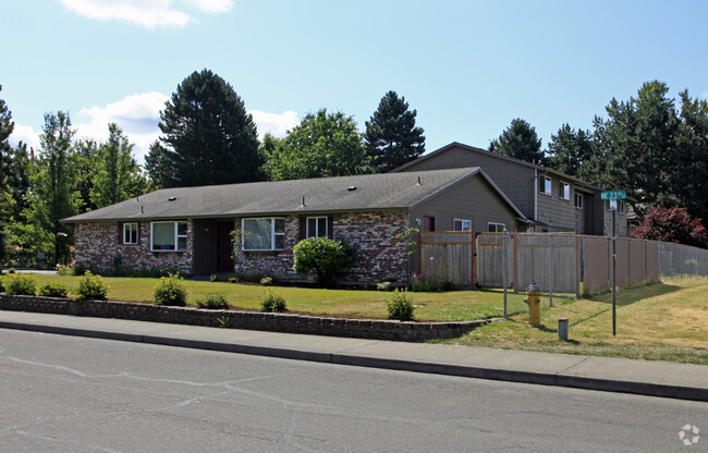 Building Photo - Greenbrook Apartments