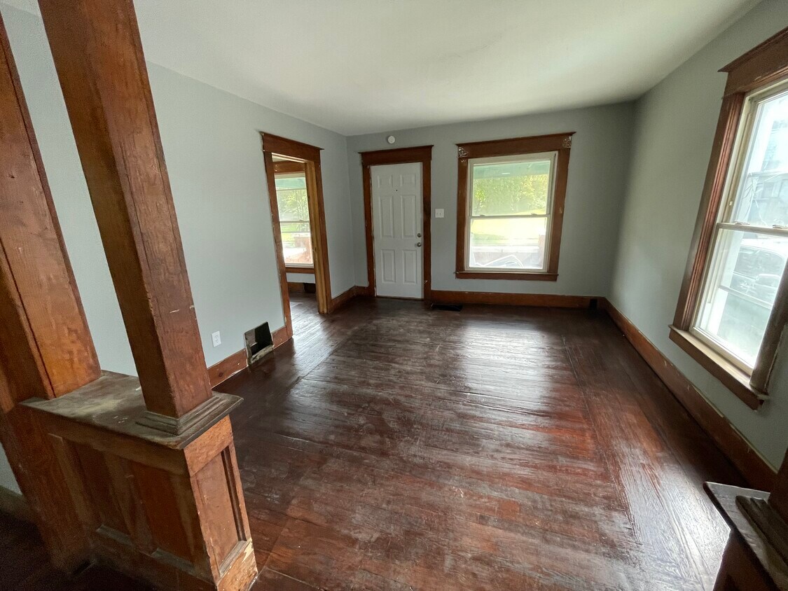 271 Raeburn St, Pontiac, MI 48341 House Rental in Pontiac, MI