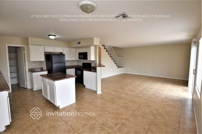 Building Photo - 10307 W Denton Ln