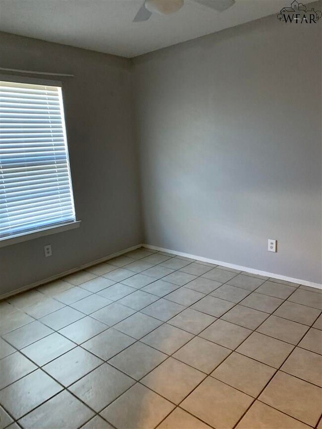 Building Photo - 2806 Stearns Ave