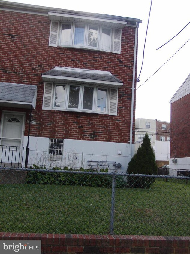 10843 Academy Rd, Philadelphia, PA 19154 Townhome Rentals in