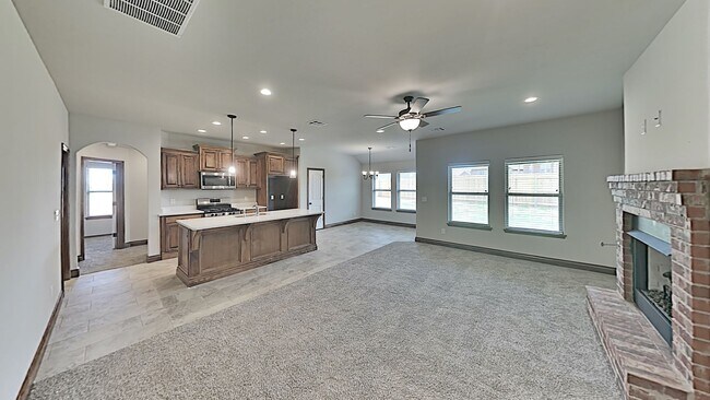 Building Photo - 4 Bedroom 2 Bath Home Centrally Located in NW OKC in Putnam City Schools
