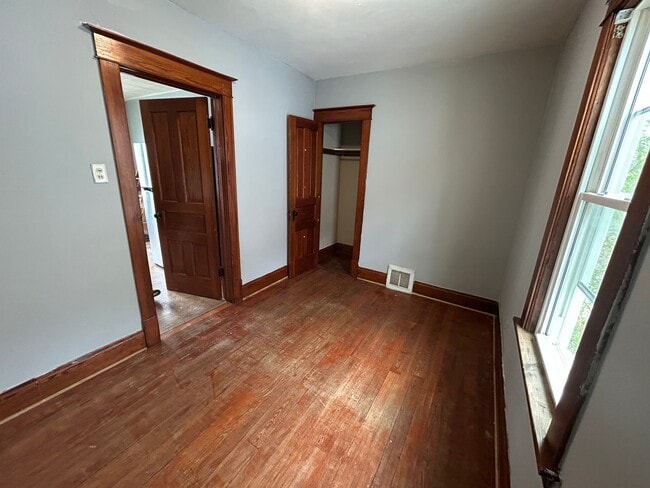 Building Photo - 2223 53rd St