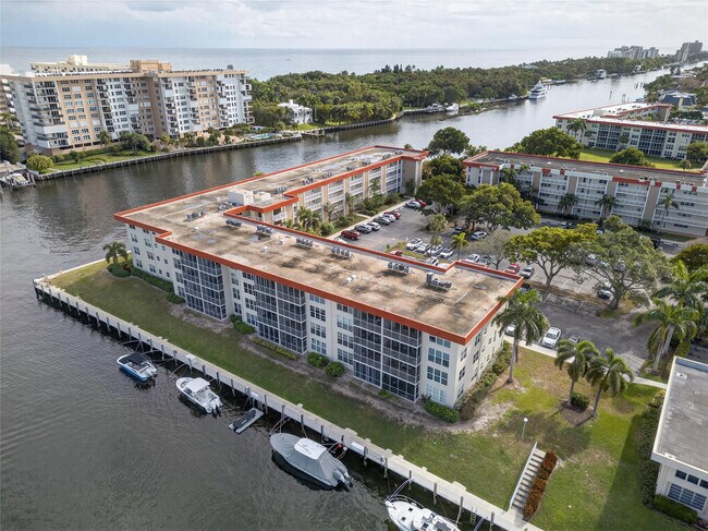 Foto del edificio - 3180 NE 48th Ct