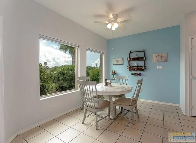 Building Photo - 39 Torrey Pines Dr