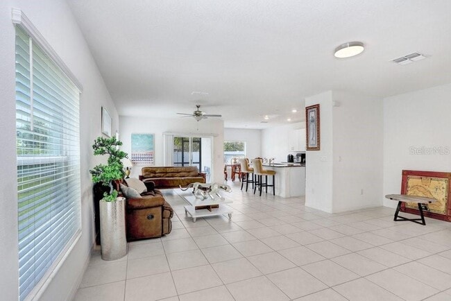 Building Photo - 6384 Ten Acre Ct