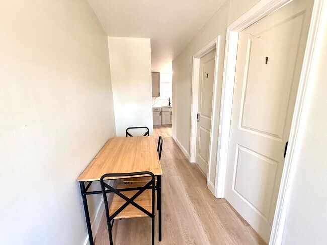 Foto del edificio - 413 Solar Dr