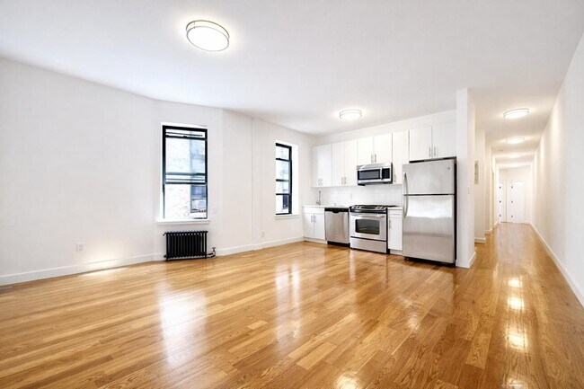 Building Photo - 607 W 137th St