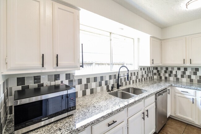 Building Photo - 22623 Blair Manor Ln