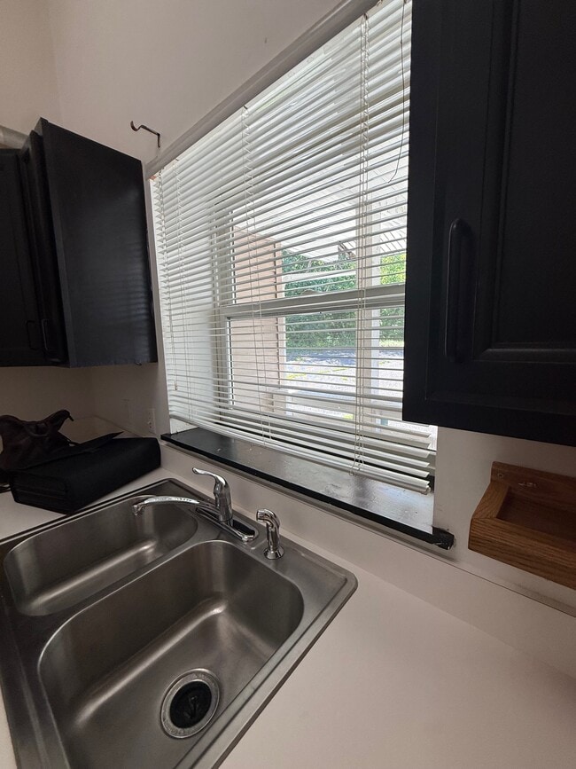 Building Photo - 8385 Geneva St