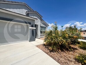 Building Photo - 12885 E Russo Dr