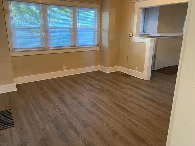 Photo - 2867 Indianapolis Ave House