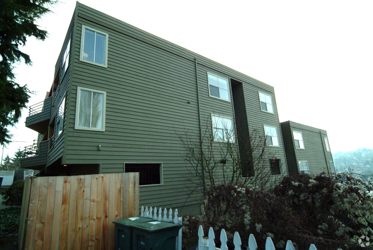Building Photo - Belvedere Apts.   Queen Anne