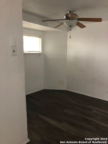 Building Photo - 5139 Loma Linda 101 San Antonio TX 78201