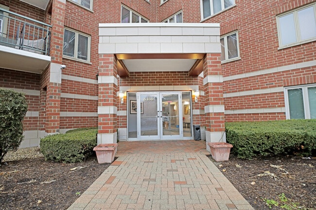 Building Photo - 6400 W Berteau Ave