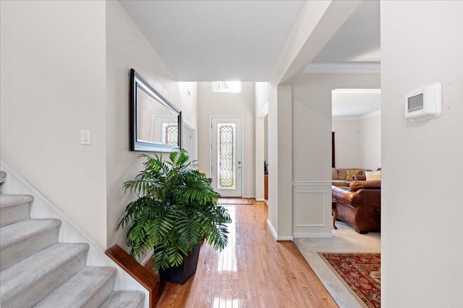 Building Photo - Spacious 5BR/3BA minutes from Ballantyne V...