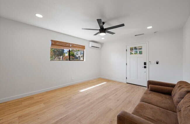 Foto del edificio - 1 Bedroom 1 Bathroom Studio in Pacific Beach.