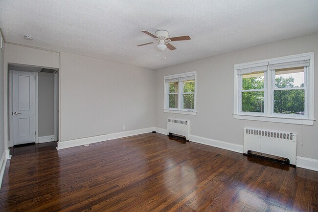 Building Photo - 121 Cherry Parke