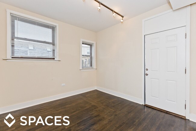 Foto del edificio - 1542 W Waveland Ave