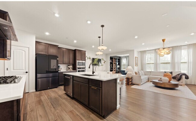 Foto del edificio - 2108 Weatherbee Ln