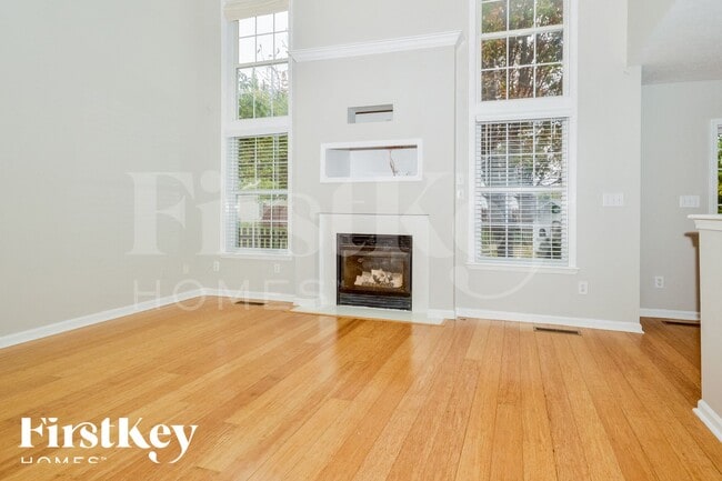 Foto del edificio - 7081 Village Oaks Dr