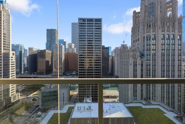 Foto del edificio - 160 E Illinois St