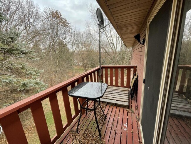Building Photo - 17 Mesa Ct. #3