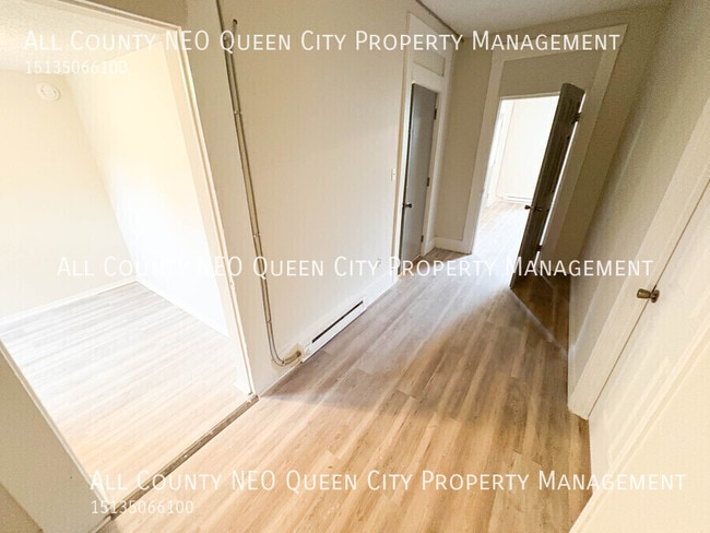 Building Photo - 499 S Detroit St