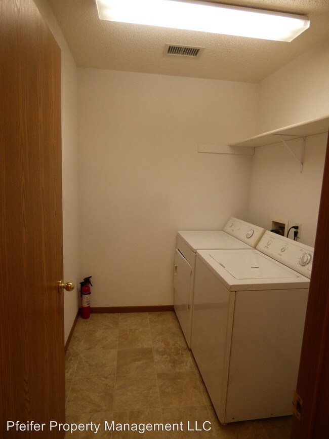 Foto del edificio - 808 6th Ave NE