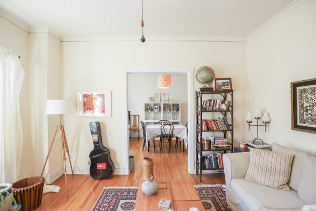 Foto del edificio - 4647 N Manor Ave