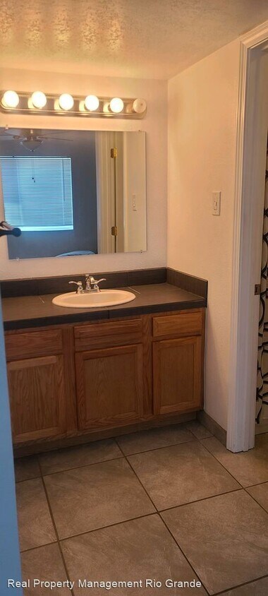 Foto del edificio - 1025 Valencia Dr SE