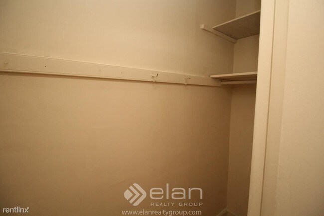 Foto del edificio - 1201 W Waveland Ave