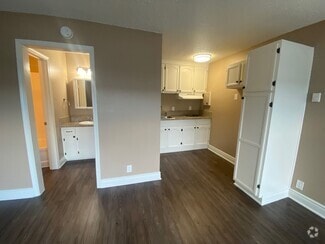 Building Photo - 7466 Rosemead Apts