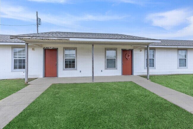 Foto del edificio - 2130 N Hearne Ave