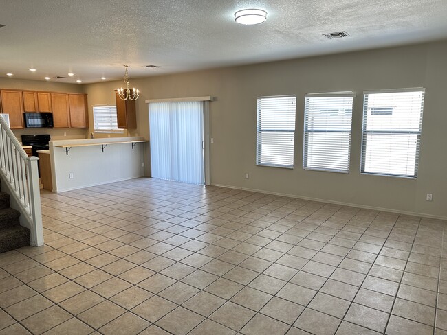 Building Photo - 9452 W Jamestown Rd