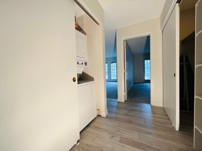 Foto del edificio - 520 Biesterfield Rd