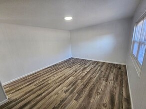 Building Photo - 714 St James Church Rd