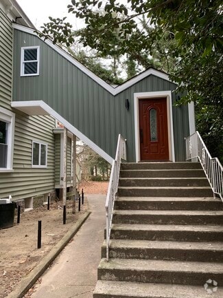 Building Photo - 410 W Maple Ave