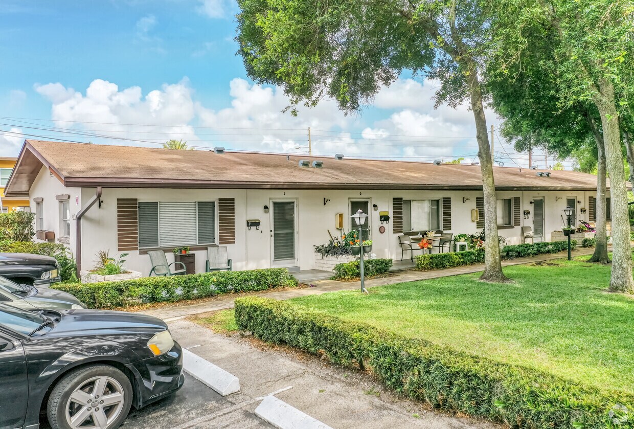 Foto principal - 815 2nd Ave NW