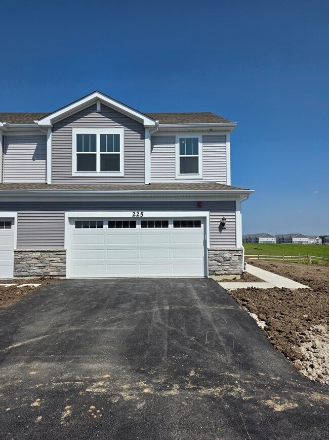Building Photo - 225 Cooney Wy