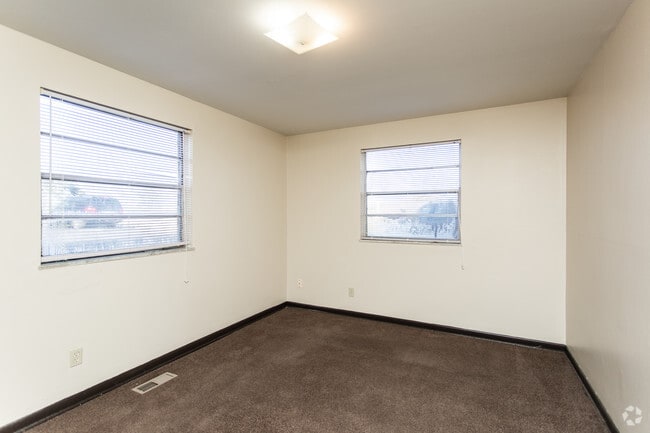 1BR, 1BA - 650 SF - Alpine Village