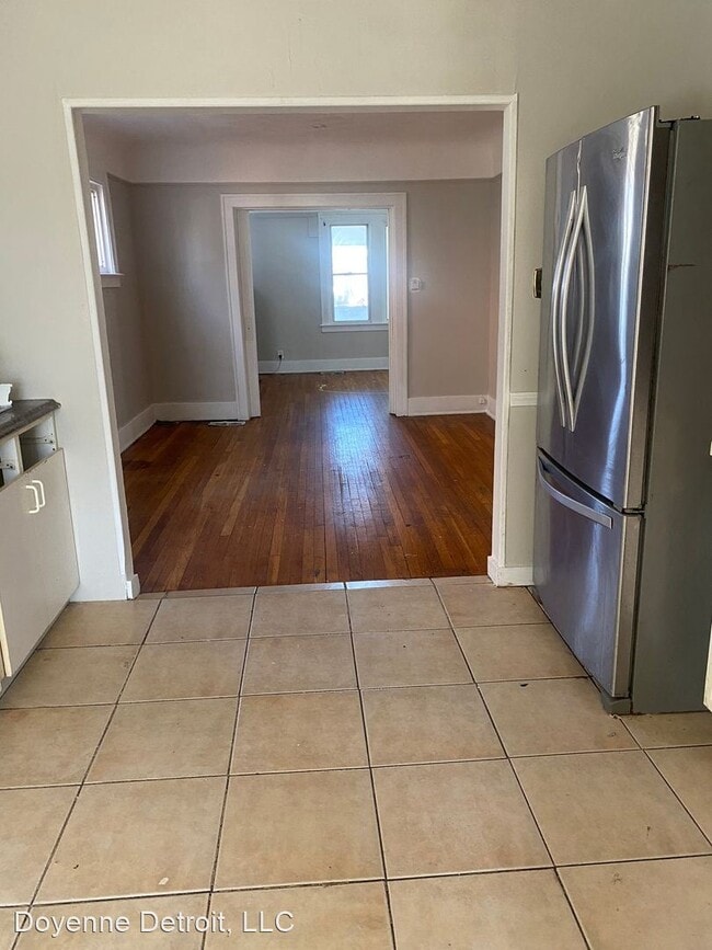 Building Photo - 5 br, 2 bath House - 11894 Glenfield