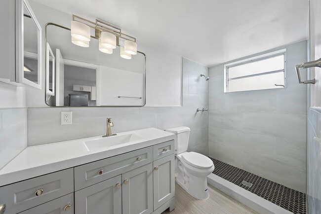 Bathroom - Ocean House Apartments