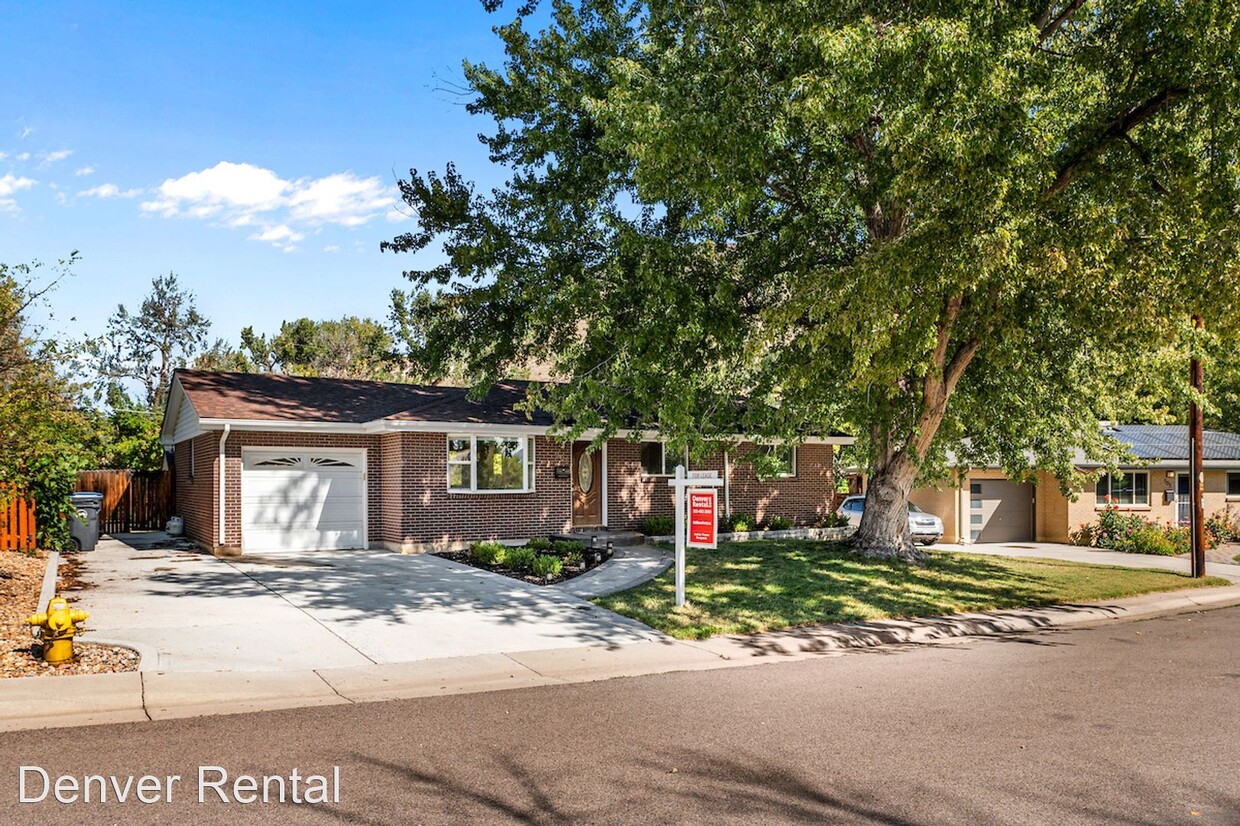 Primary Photo - 3 br, 3 bath House - 308 Iowa Dr