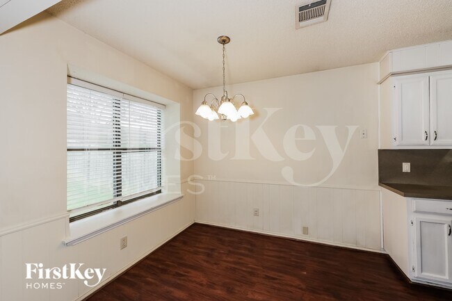 Building Photo - 6525 Constitution Dr