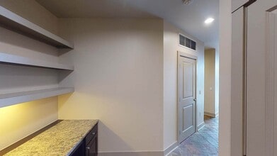 Interior Photo - TEN20
