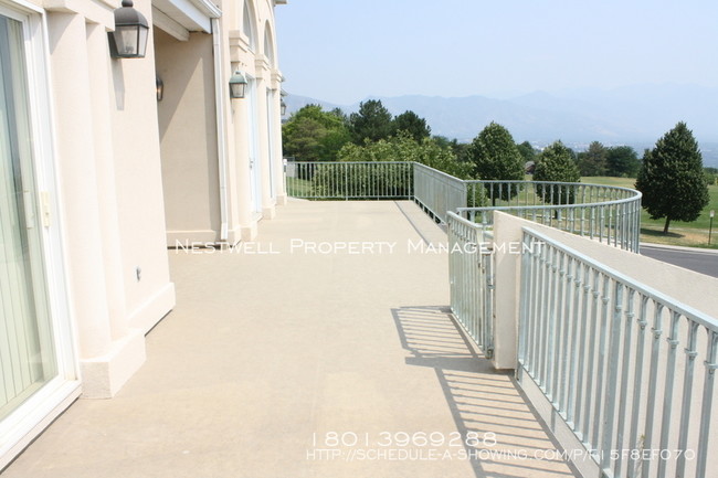 Building Photo - Beautiful Salt Lake City 5 bed Rambler