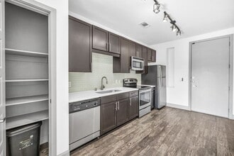 A modern kitchen at Markethaus 3700 in Plano Texas. - Markethaus 3700